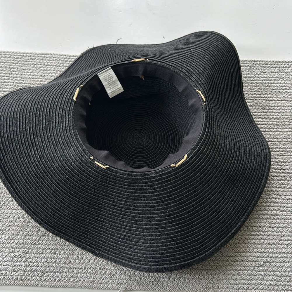 Vintage Black Large Straw Hat with Daisy Flower Detail - Picture 4 of 6